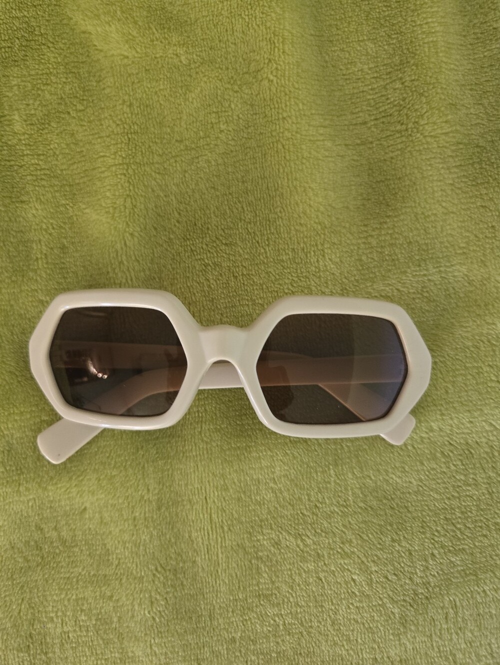 Mirsol White Geometric Vintage Women’s Sunglasses
